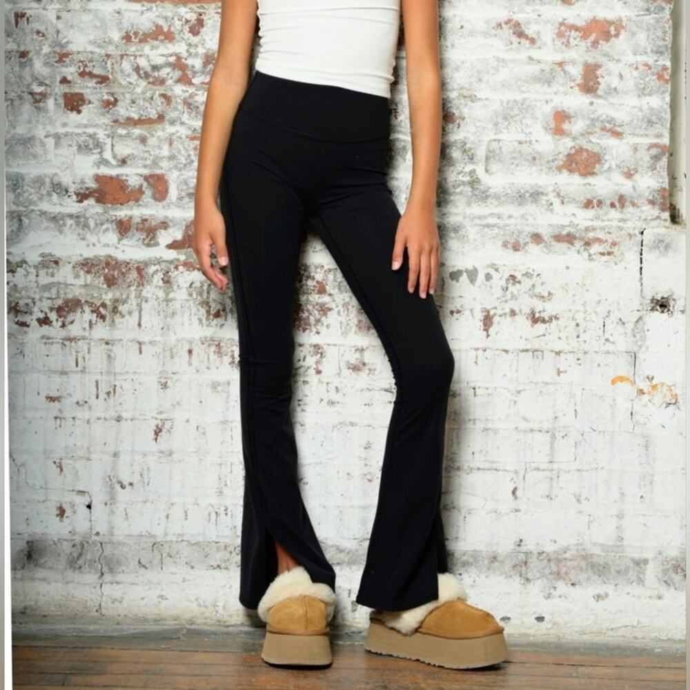 NWOT Paige Ribbed Split Front Legging